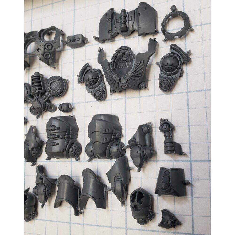 30K Space Marine Bits Saturnine Terminator Squad Armored Torso Legs Feet Set #01 - Picture 3 of 10